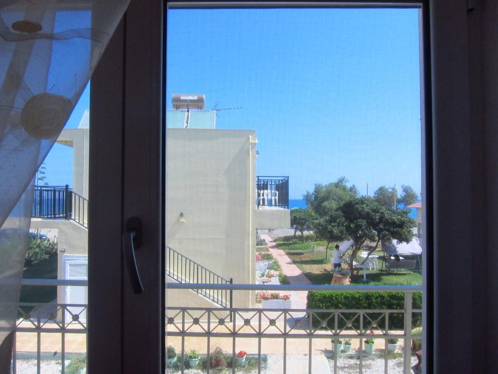 Baladinos Apartments Gerani  Luaran gambar