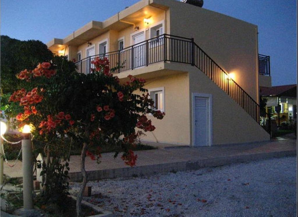 Baladinos Apartments Gerani  Luaran gambar